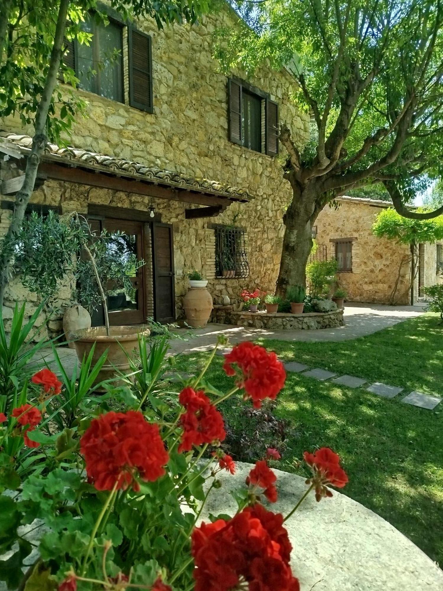 All'Ombra Di San Damiano Asís Exterior foto